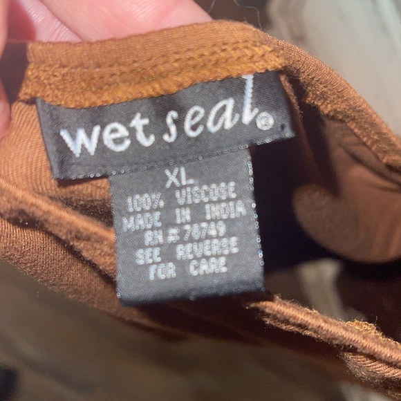 Wet seal like new brown with stones halter top fine size xl - Picture 4 of 4